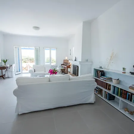 Beachfront - Traditional Greek * Antíparos