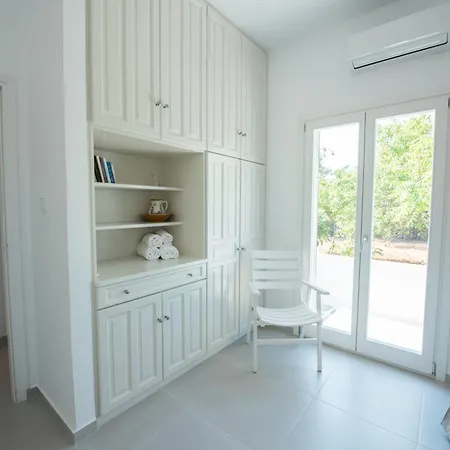 Beachfront - Traditional Greek * Antíparos